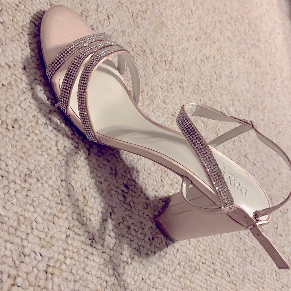 David’s Bridal Amara Sz10 - Picture 2 of 2
